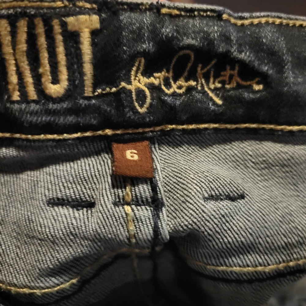 KUT FROM THE KLOTH CATHERINE BOYFRIEND JEANS SIZE 6